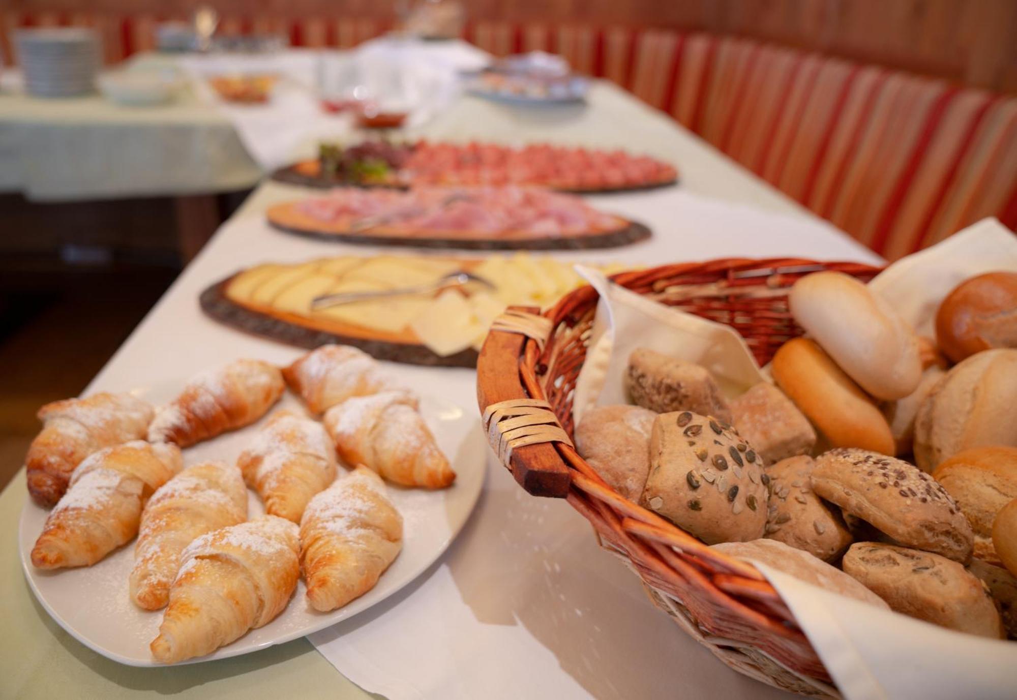 Gasthaus Bad Siess Longostagno Ngoại thất bức ảnh